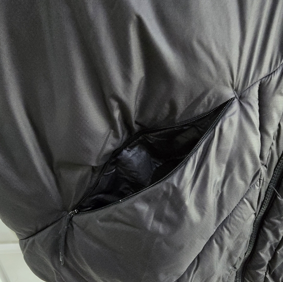 Mens puffer vest - brand Armani Exchange- size XL - Picture 3 of 3